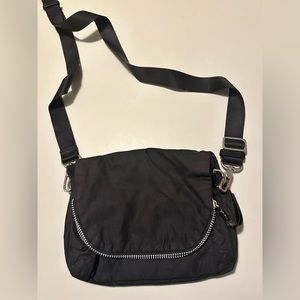 Lululemon festival bag